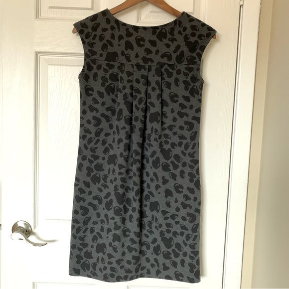 Michael Kors Sleeveless Printed Shift Dress with Pockets - Picture 2 of 7